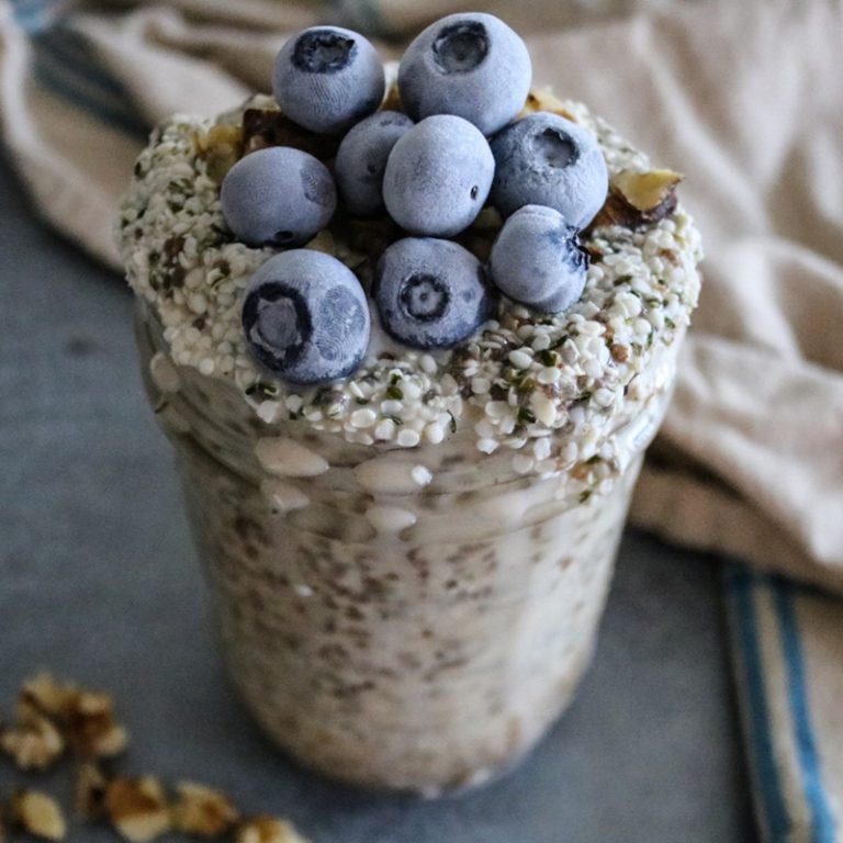 Keto Overnight "Oats" with Coconut and Blueberries